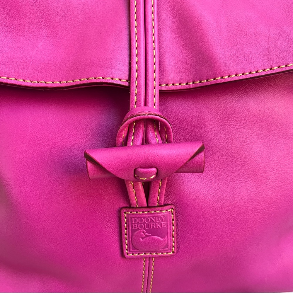 RARE HTF Violet Florentine Dooney & Bourke Medium Toggle Bag